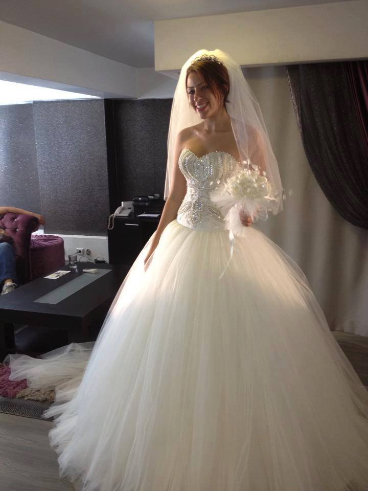 Taş işlemeli gelinlik modelleri